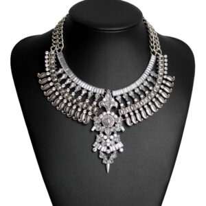 Alloy Diamond Flower Crystal Short Necklace